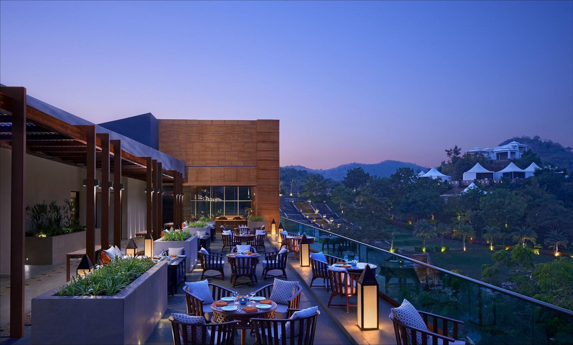 Taj Aravali Resort & Spa Udaipur Exterior photo